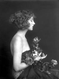 Ziegfeld_Star_1920s.62142754_large.jpg