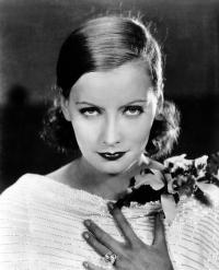 great-garbo-mgm-portrait-ca-1928-everett.jpg