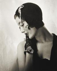louise-dahl-wolfe-mary-jane-russell-with-dior-swan-hat-paris-1949-e1344673215953.jpg