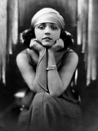 pola-negri-early-1920s.jpg