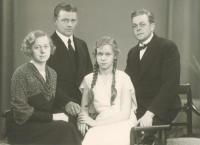 1920.jpg