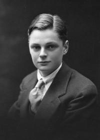 1923-harold-portrait.jpg