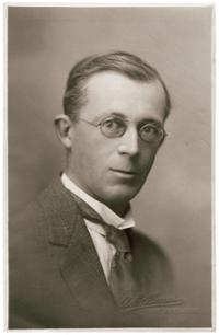 Giles-portrait-1920s-v-small.jpg