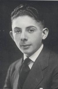 Stanley_Yearbook_Graduation_picture_1922_op_392x600.jpg